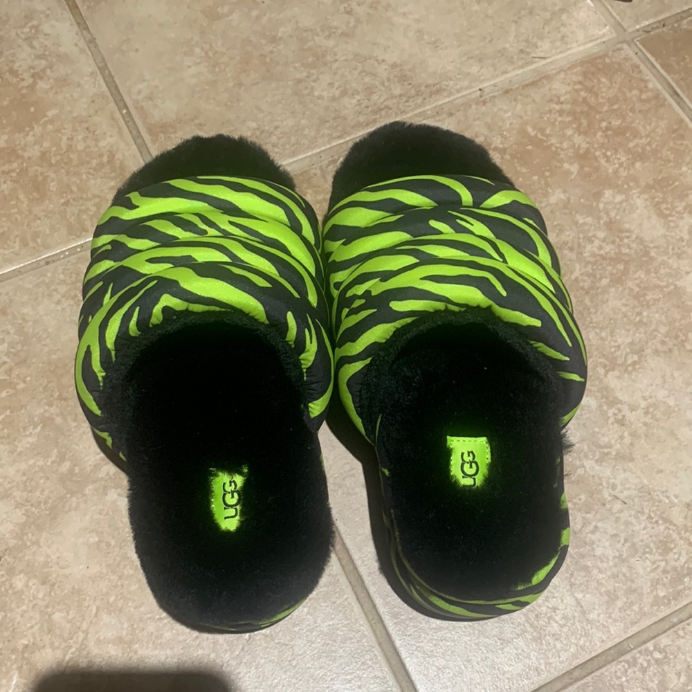 Ugg Maxi Slide - Key Lime Tiger Print - New Witho… - image 1
